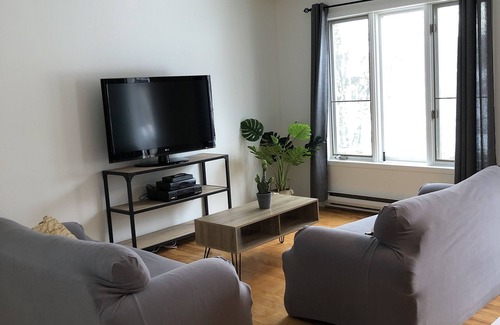 Bromont House | Skiing, biking, hiking, golf and water park all within a 2 min drive!