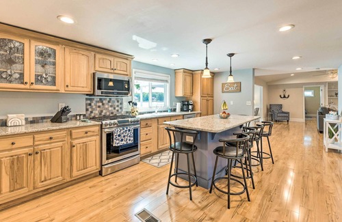 Troutman House | 'Skipper's Lighthouse' Retreat on Lake Norman