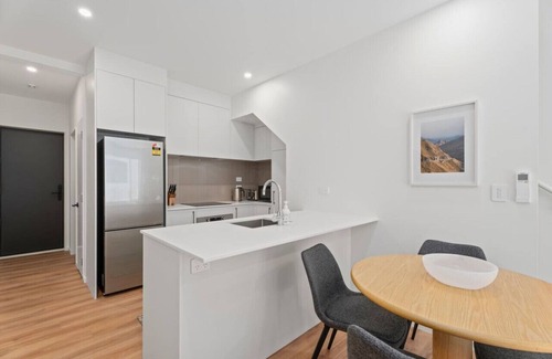 Arthur's Point House | Skippers Rest | Near Coronet & QT Central