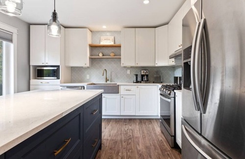 Meaford Cottage | Skipping Rock Loft: Play, Relax & Recharge