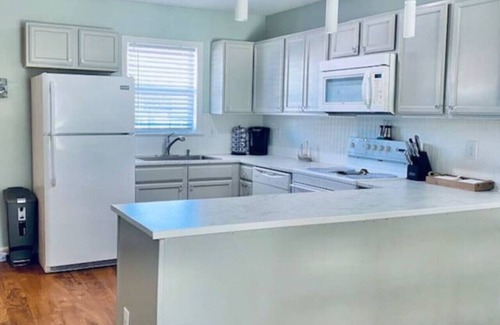 Peletier House | Skipping Stones ~ Silver Creek ~ Close to beaches!