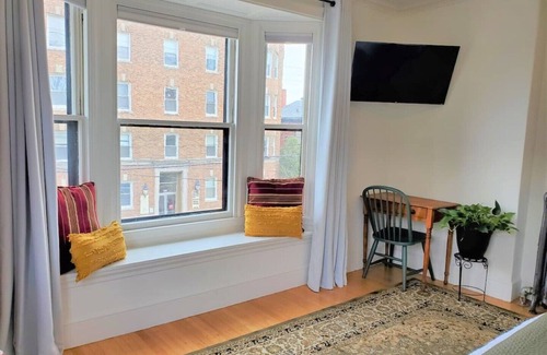 West End Hotel | Skolfield Inn | Parking | Self-check-in | Garden 1