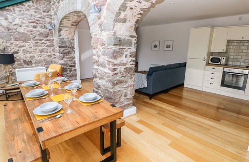 St Ishmaels Cottage | SKOMER COTTAGE, pet friendly, with a garden in Milford Haven