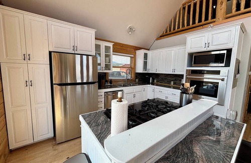Fairplay Cabin | Sky Acres - Luxe Lodge + Hot Tub + 2 Fireplaces on 50 Private Acres