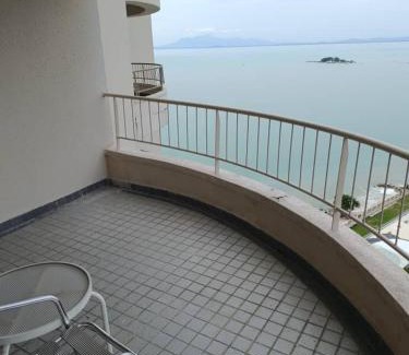 Tanjung Bungah House | Sky beach resort
