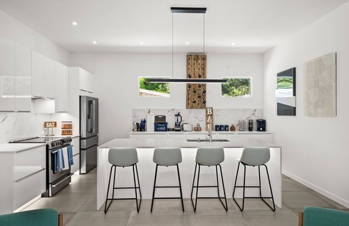 Arlington Park House | SKY BLUE Sarasota. Pool Home. Build 2023. Option for up 18 guests