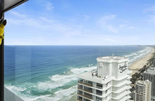 Surfers Paradise Apartment | Sky-High Beachside Condo - Pet Friendly