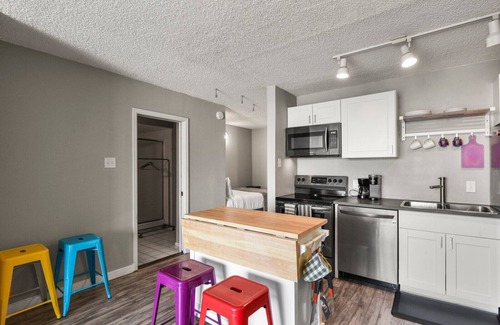 Downtown Denver Apartment | Sky-High Downtown Denver Studio | Pet Friendly!