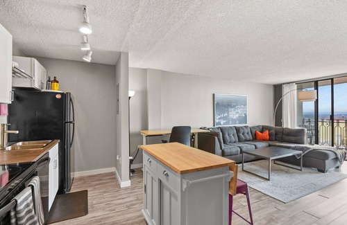 Downtown Denver Apartment | Sky-High Downtown Denver Studio | Pet Friendly!