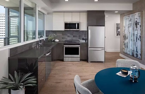 Civic Core Apartment | Sky-High Luxury Gaslamp Dream jaw drop Views, minutes from Petco Park, Gaslamp