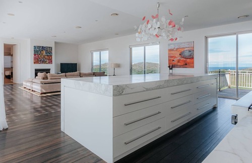 Portsea House | Sky High Majestic Views