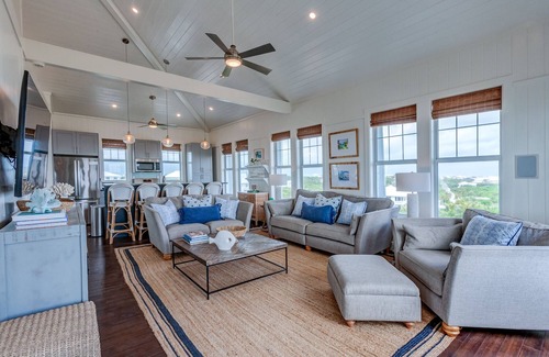 Jubilee Subdivision House | Sky High Panoramic Views, Dock Slip, Steps to Tahiti Beach - Hope Town