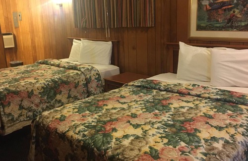 El Dorado House | Sky-Palace Inn and Suites El Dorado - 2 Double Bed Smoking