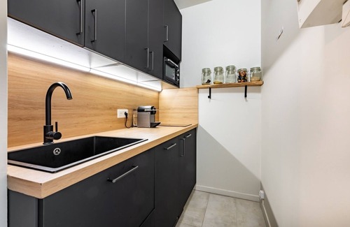 Necker Apartment | Sky Reach Serendipity, by Veeve