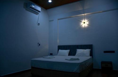 Pottuvil Division 2 Hotel | SKY SEA-Arugambay