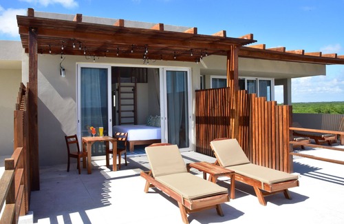 Mahahual Apartment | Sky Suite - Beachfront Luxury Suite w/Terrace & Beach Club