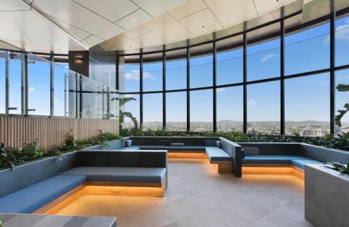 Brisbane Central Business District Apartment | Sky Tower hosted by AAB