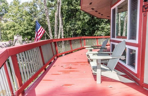Dillard House | Sky Valley Bungalow nestled 3000 feet with scenic mountain views & golf course!