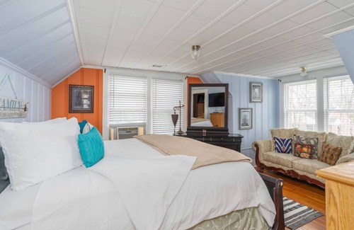 Wetumpka Apartment | Sky views of the famous downtown Wetumpka!