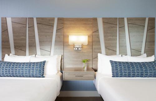 Pinellas Point Hotel | SkyBeach Resort