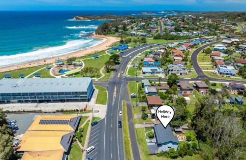Malua Bay House | Skyes Beach House -Views, Spas, Sauna, Arcade Games