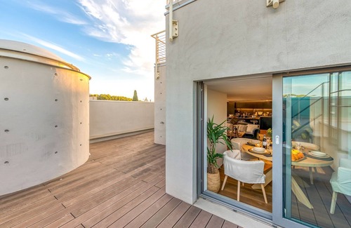 Vatican Villa | Skylife Apartment Blush