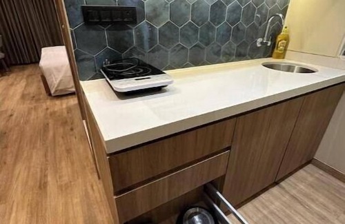 Khar Apartment | Skyline B : A Cozy Studio Apartment