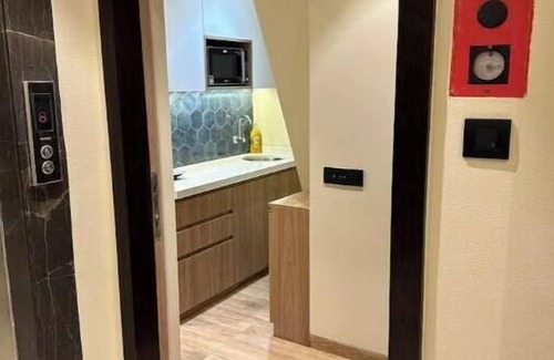 Khar Apartment | Skyline B : A Cozy Studio Apartment