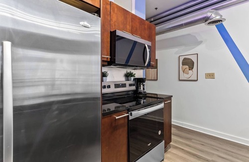 Atlantic Station Area Apartment | Skyline Balcony | 2BR Loft Midtown ATL