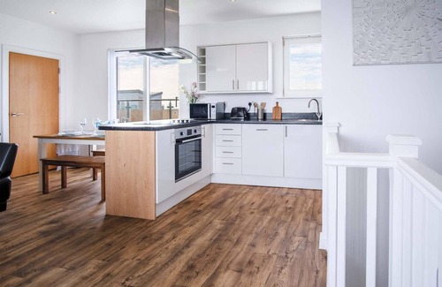 Llanelli Apartment | Skyline Duplex Penthouse - 3 Bedroom - Llanelli