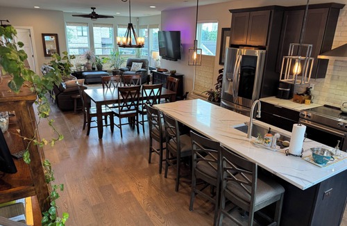 Charlotte House | Skyline Rooftop, Walk to Stadium, Walk to Uptown