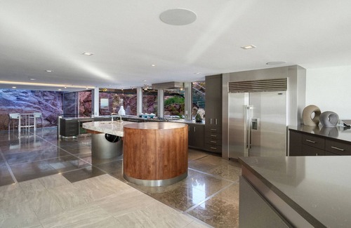 Red Rock North House | Skyline Sanctuary: Where Mountain Majesty Meets Sculptural Luxury