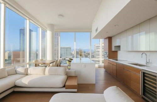 Downtown Los Angeles Apartment | Skyline Serenity Penthouse