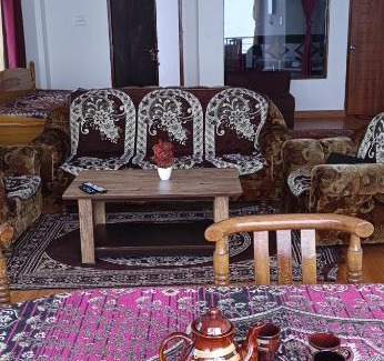 Shimla Apartment | Skyline View mountain Home
