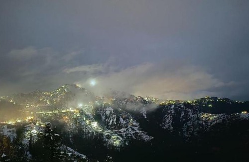 Shimla Apartment | Skyline View mountain Home
