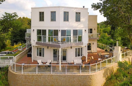 Portage Villa | Skyline Views, Hot Tub, Beachfront, Lavish Kitchen at Dunetop Villa