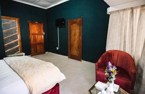 Greater Johannesburg Metropolitan Area Cabin | Skypz Home Lodge