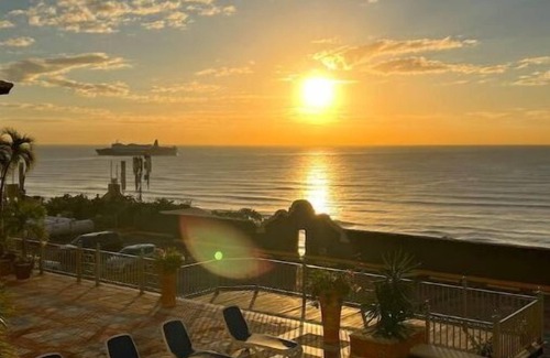 San Geronimo Apartment | Skyscraper Ocean/City view Suite+Breakfast Area