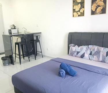 Bukit Indah House | Skytrees Serviced Apartment Aeon Bukit Indah with TV box-B22