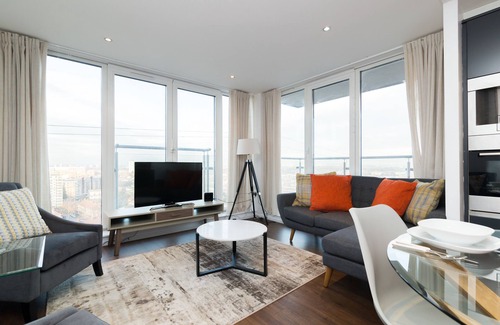Docklands Apartment | Skyview Apartment | ExCeL Centre | O2 Arena