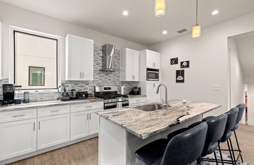 Largo House | Skyview Escape with a rooftop deck and an elevator - near Clearwater Beach
