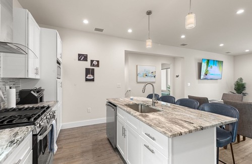 Largo House | Skyview Escape with a rooftop deck and an elevator - near Clearwater Beach