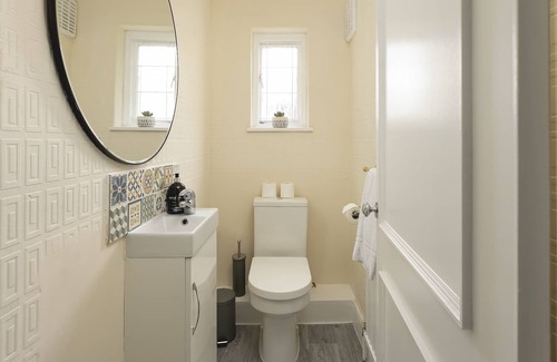 East Finchley House | Skyvillion - Cozy 2 Bed Cottage in East Finchley
