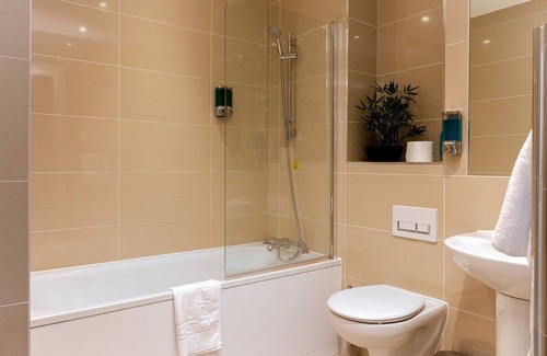 Grange Apartment | Skyvillion - Tower Point Enfield 1Bed With Parking & Balcony