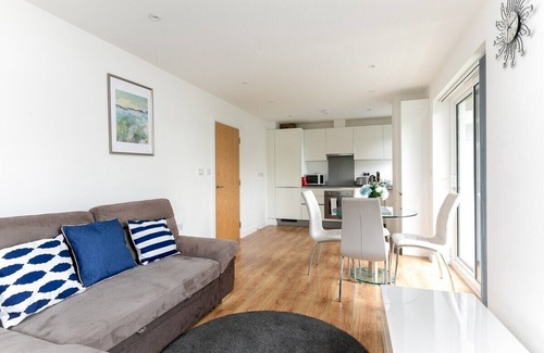 Grange Apartment | Skyvillion - Tower Point Enfield 1Bed With Parking & Balcony