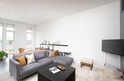 Milwaukee Apartment | Skywalk to Fiserv 1BR with Rooftop, Gym, and Parking