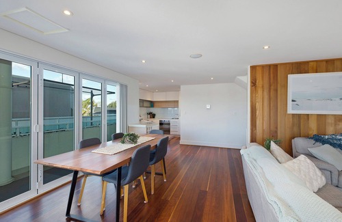 The Entrance Resort | Skywater Retreat - 3 bedrooms