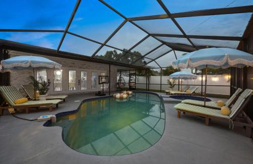 Seminole House | Slashin' Staycation Pool Putt Putt Kids Playground