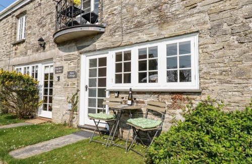 Tredethy House | Slate Cottage