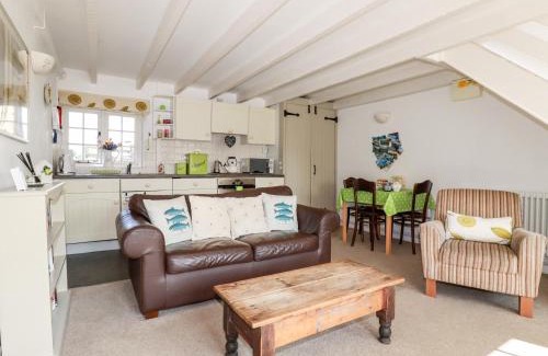 Tredethy House | Slate Cottage